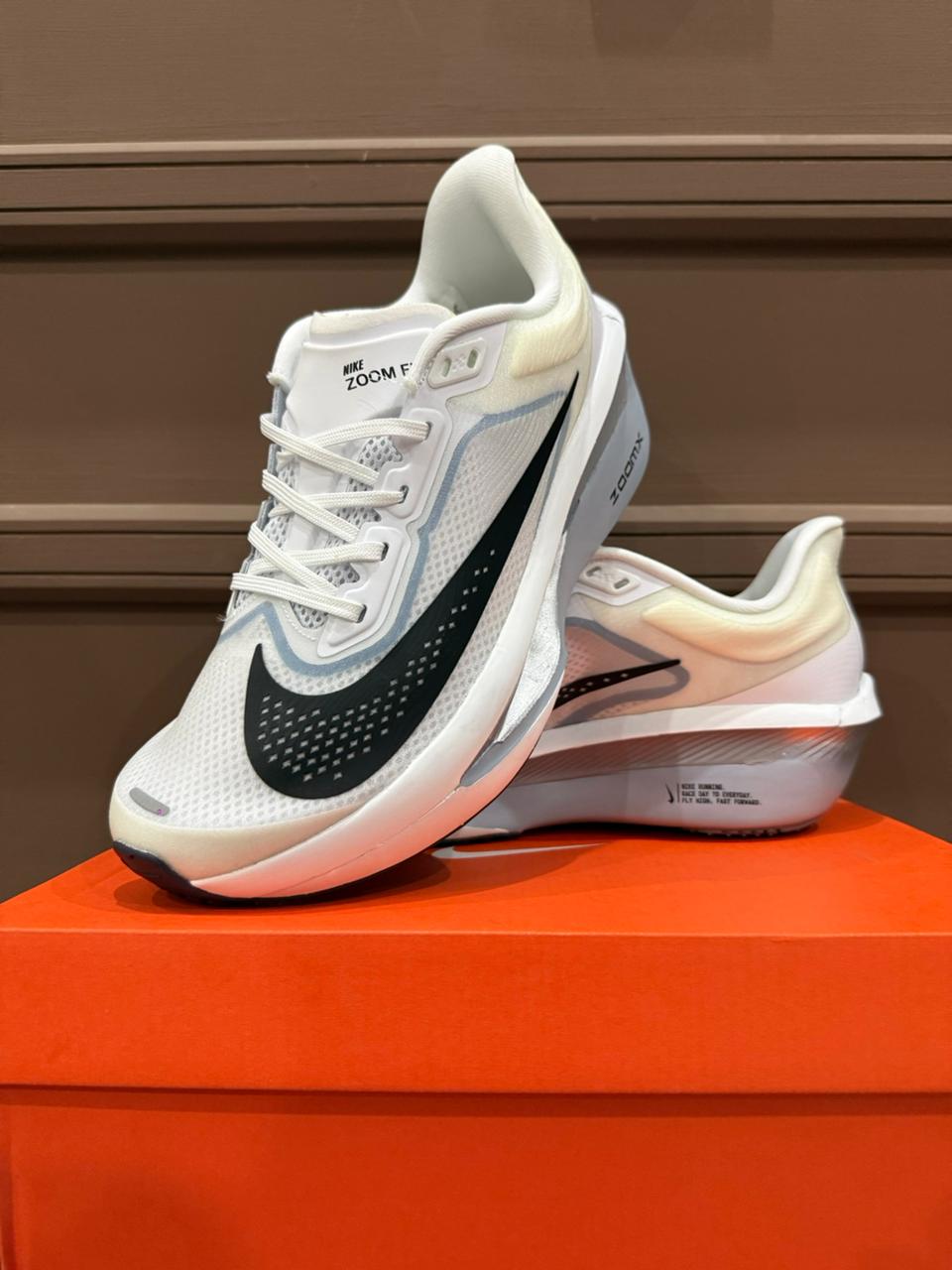 NK Zoom Fly 6