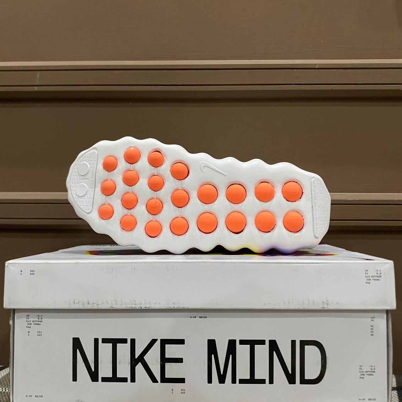 Nike Mind 002
