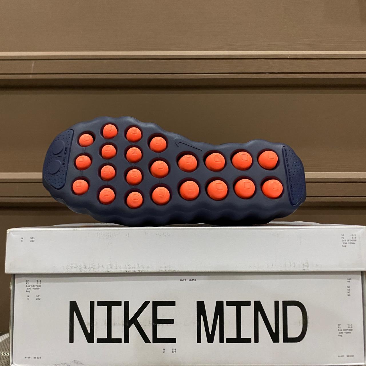 Nike Mind 002