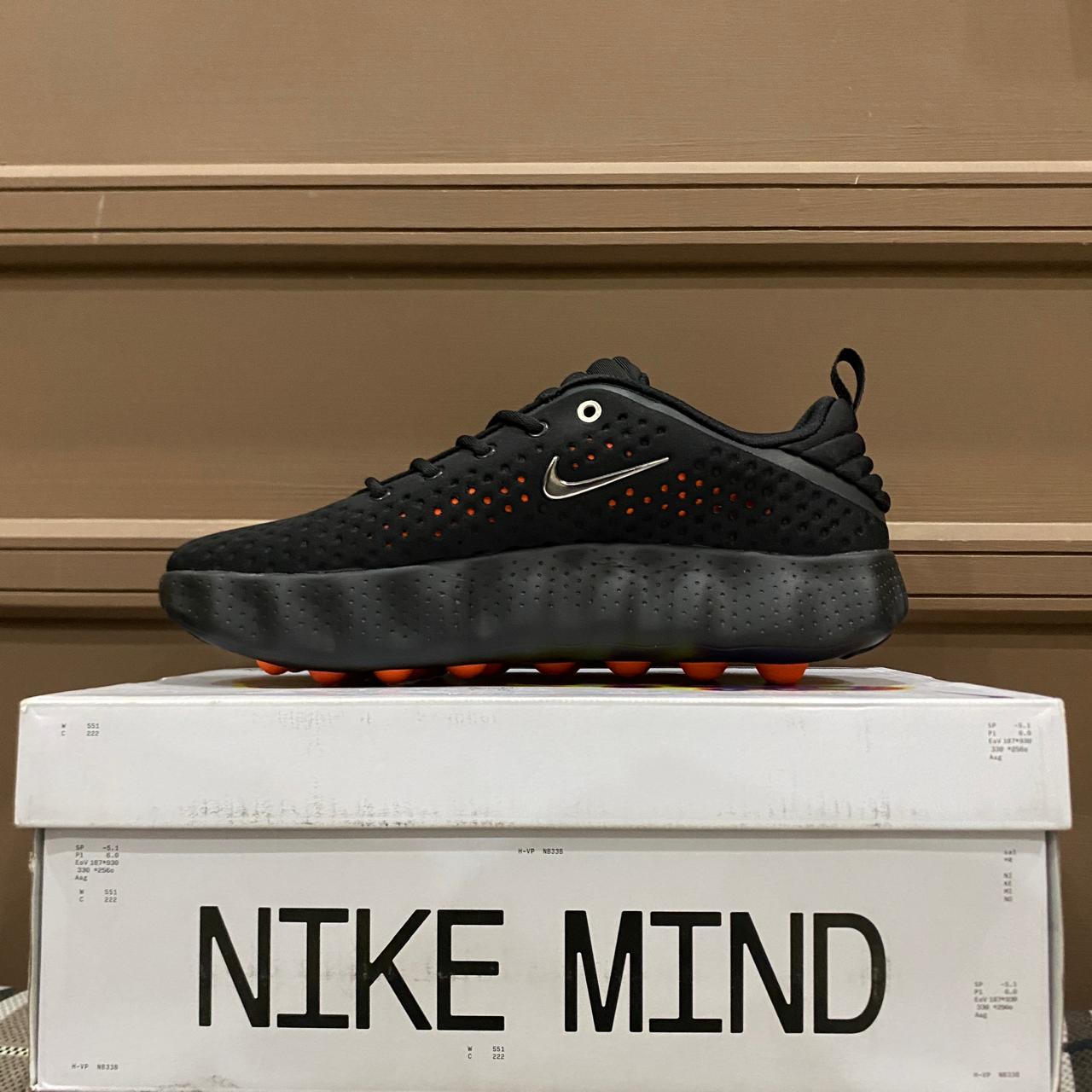 Nike Mind 002