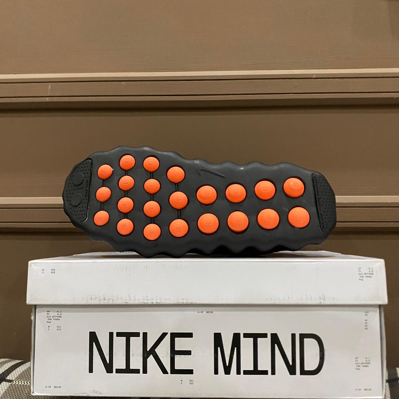 Nike Mind 002