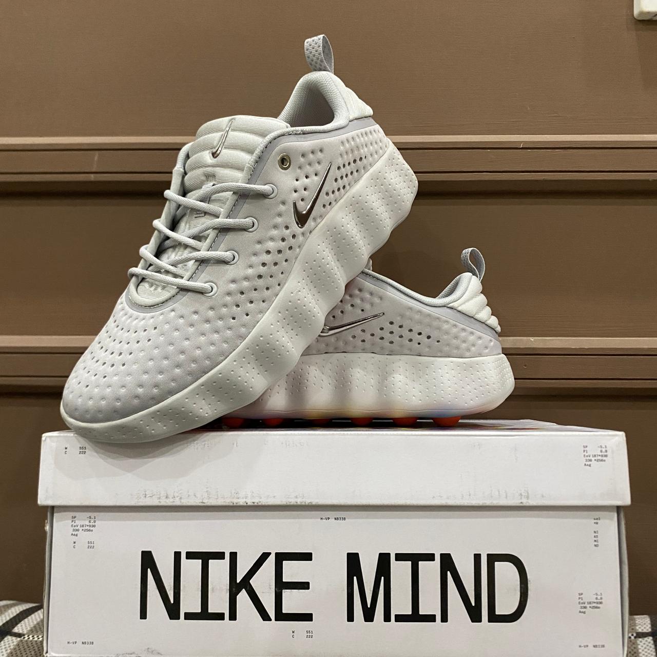 Nike Mind 002