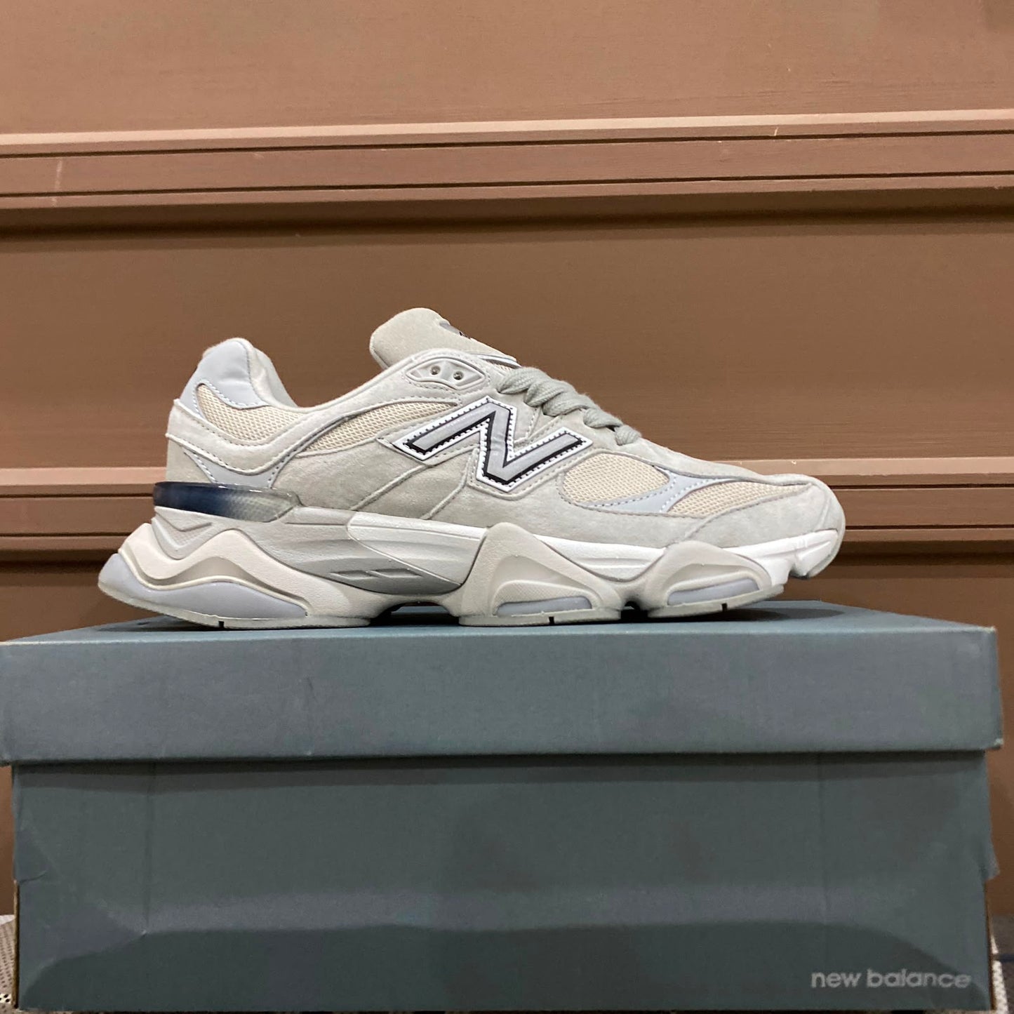 NB 9060 (Premium ++)