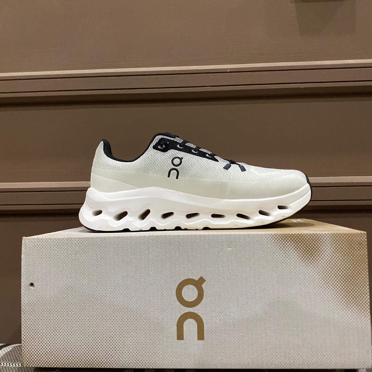 On Cloud Tilt (Premium ++)