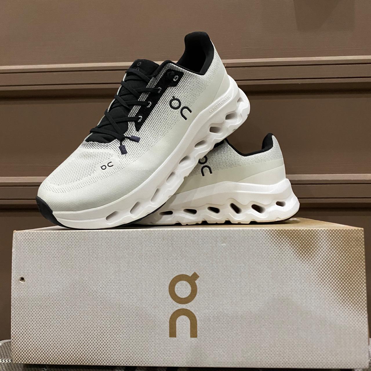 On Cloud Tilt (Premium ++)